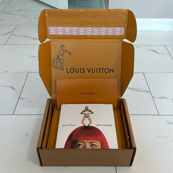 LOUIS VUITTON MENS BELT REVERSIBLE (2 STYLES) - Picture 4 of 15